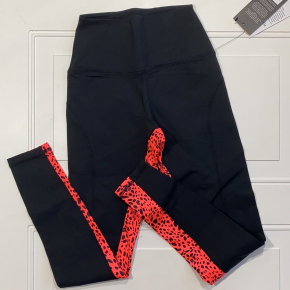 NWT Glyder Black Inside Out Leopard Print Leggings XS - Picture 5 of 8